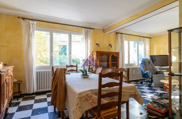 Opportunité rare à Bormes village : 158 m2 à réinventer avec — photo 2