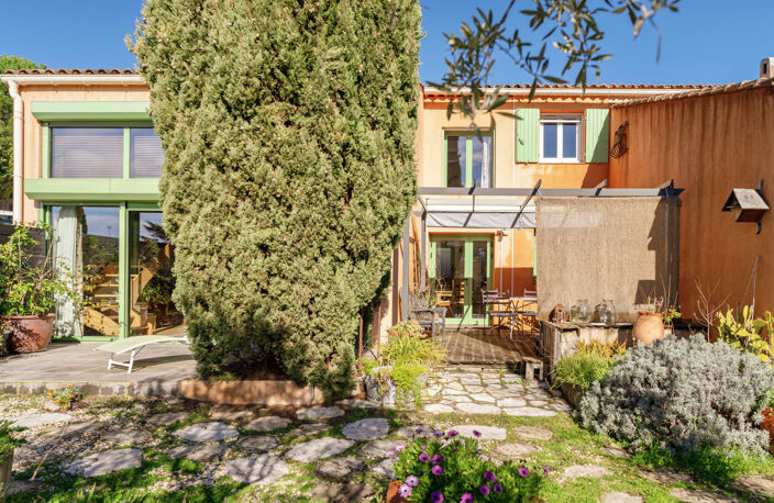 GRANDE MAISON FAMILIALE OU INVESTISSEMENT - T6 - 4 / 5 CHAMBRES - 2 SEJOURS - 3 SDE- 3 WC - GRAND GARAGE — photo 2