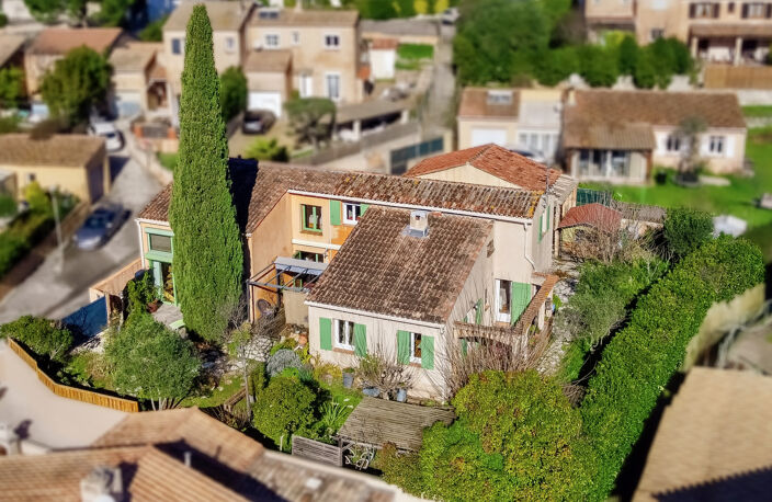 GRANDE MAISON FAMILIALE OU INVESTISSEMENT - T6 - 4 / 5 CHAMBRES - 2 SEJOURS - 3 SDE- 3 WC - GRAND GARAGE — photo 3