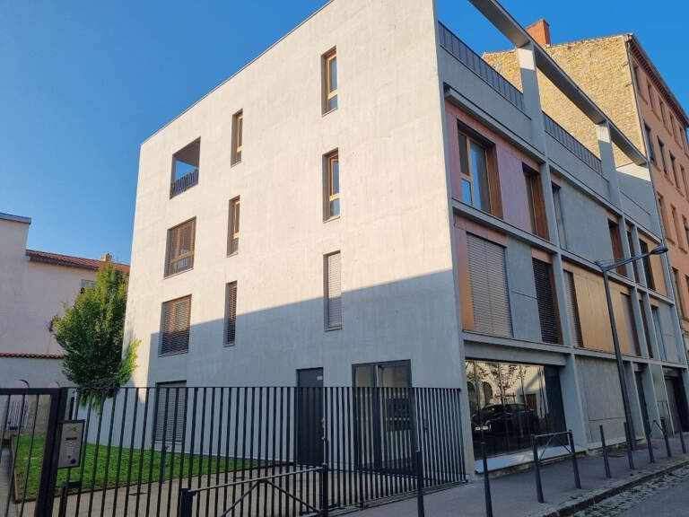 VENTE LYON 69001 - CROIX ROUSSE CHARTREUX BEL APPARTEMENT MEUBLE T1 BIS 39M2 DANS RESIDENCE STANDING AVEC G — photo 1
