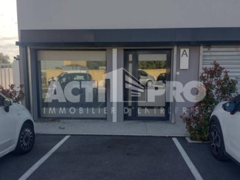 Bureaux à louer — photo 1