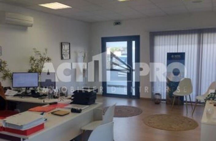 Bureaux à louer — photo 3