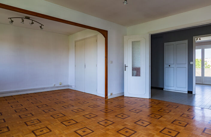 Appartement T4 dernier étage avec 2 balcons et cave 26000 VALENCE — photo 4