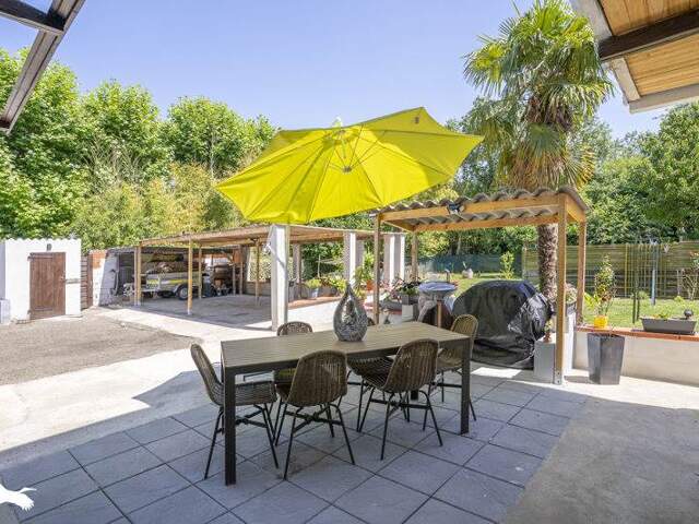 Maison de bourg de 6 pièces principales — photo du bien