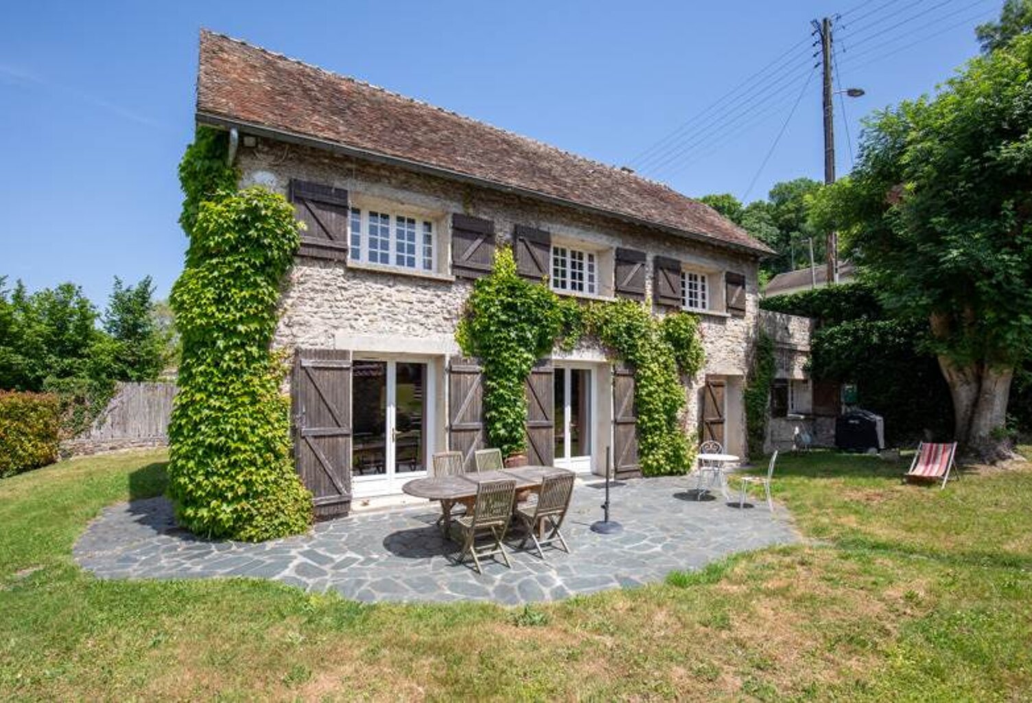 Maison en pierre de 6 pièces principales — photo 1