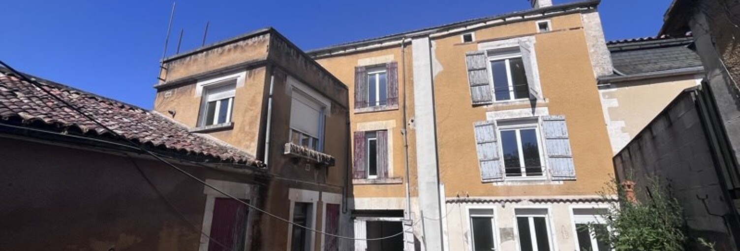 Immeuble   m² à vendre à Barbezieux-Saint-Hilaire (16300)
