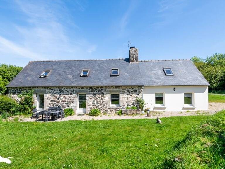 Maison en pierre de 6 pièces principales — photo 1