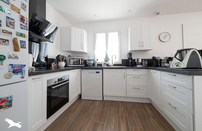 Vente maison 4 pièces 112 m² Saint-Just-Luzac (17320) — photo 3