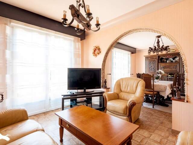 Maison de ville de 8 pièces principales — photo du bien