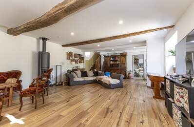 Maison de bourg de 7 pièces principales — photo du bien