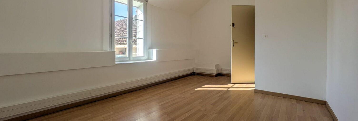 Bureau  14 m² à louer à Varennes-sur-Seine (77130)