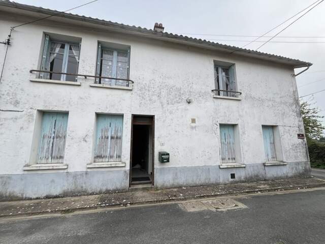 Maison en pierre de 6 pièces principales — photo du bien
