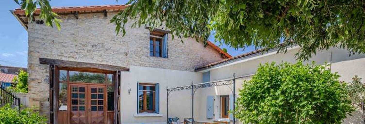 Maison 7 Pièces 197 m² à vendre à Val-de-Bonnieure (16230)
