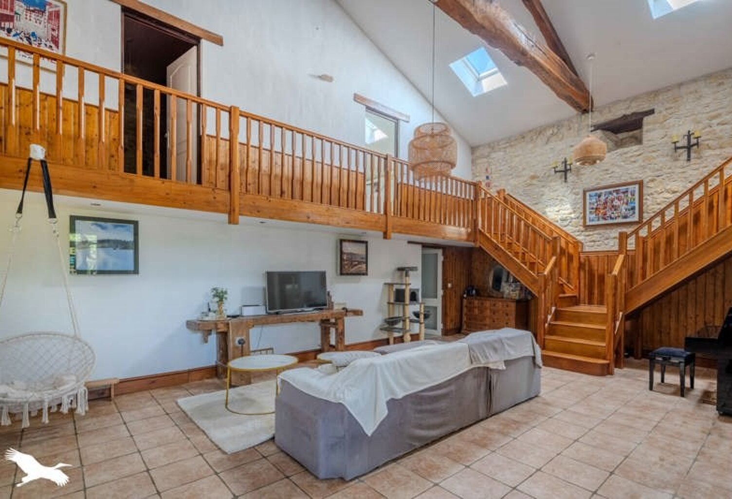 Maison en pierre de 7 pièces principales — photo 1