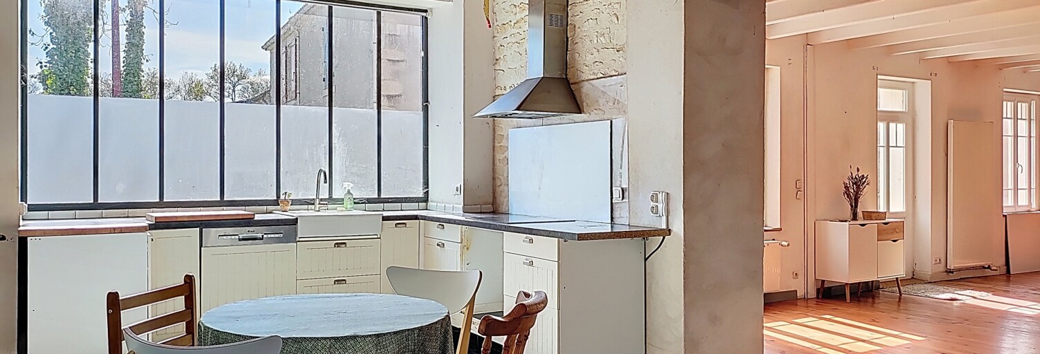 Maison 8 Pièces 250 m² à vendre à Bouhet (17540)
