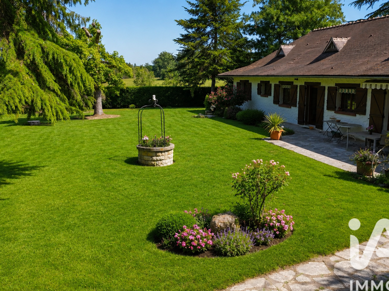 Vente Maison/villa 8 pièces — photo 1