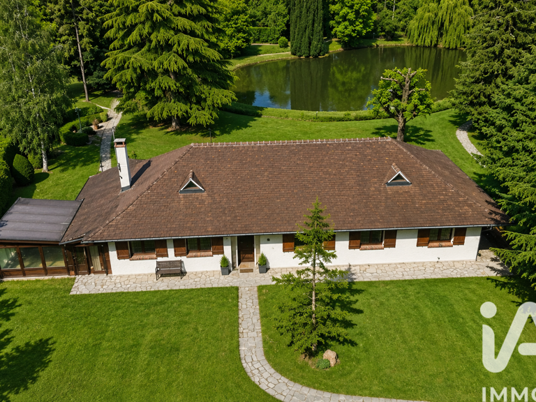 Vente Maison/villa 8 pièces — photo 1