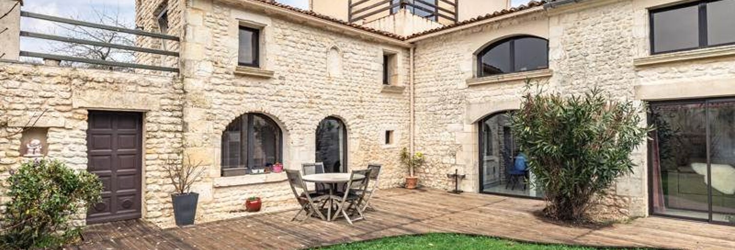 Maison 8 Pièces 221 m² à vendre à Champagne (17620)