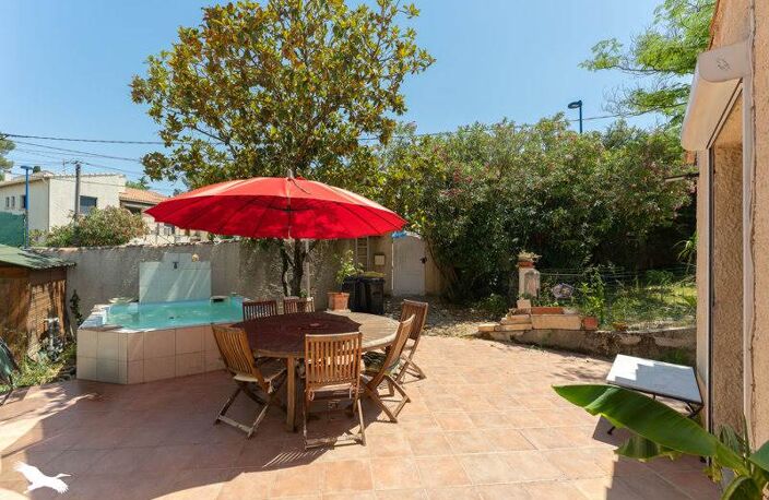 Villa de 10 pièces principales — photo 2