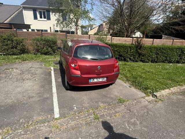 Place de parking ouverte de 0 pièces principales — photo du bien