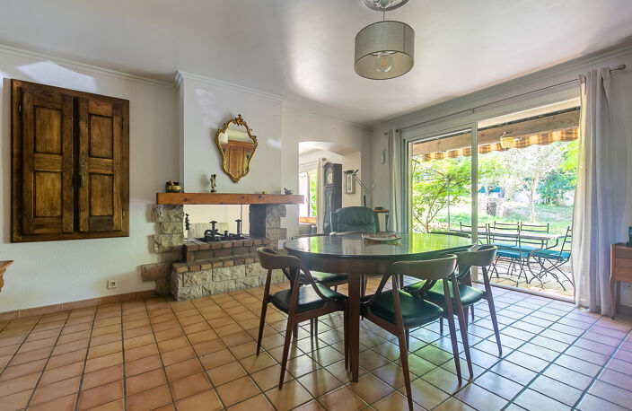 Maison T5 137,69m2 sur un terrain de 1200m2 avec piscine — photo 5
