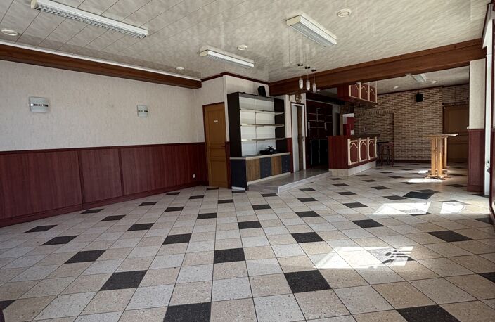 Vente Maison/villa 8 pièces — photo 2