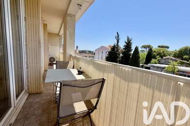 Appartement 4 pièces 275000 €