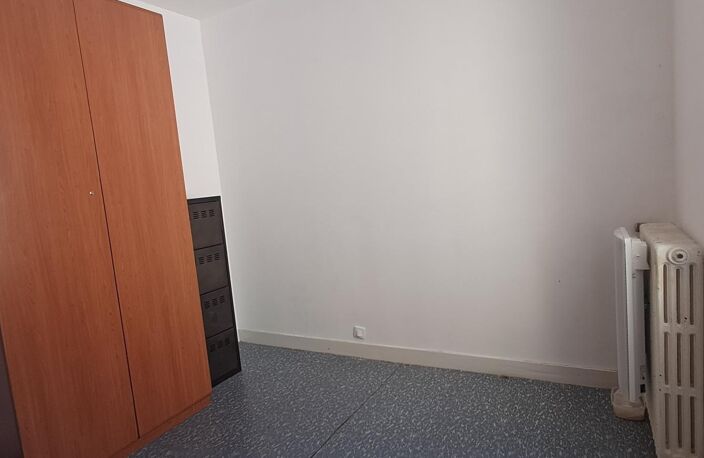 Ancien commerce atelier et logement 131m² — photo 4