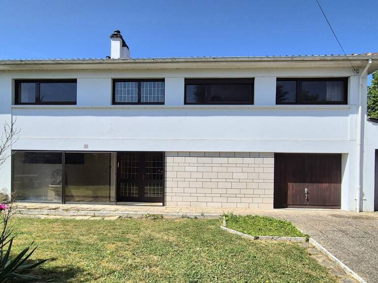 Vente Maison/villa 9 pièces — photo 1