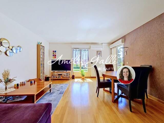 T3 de 77 m² avec balcon au dernier étage — photo du bien
