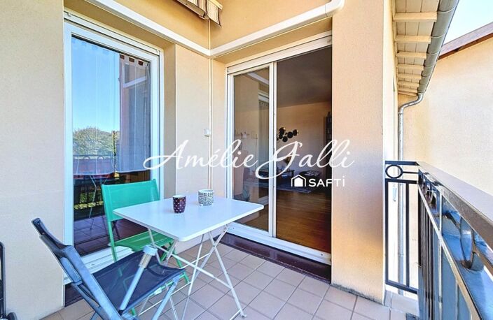 T3 de 77 m² avec balcon au dernier étage — photo 3