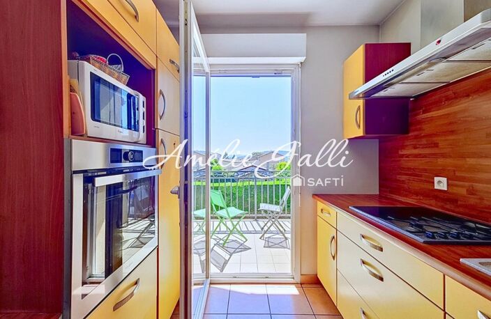 T3 de 77 m² avec balcon au dernier étage — photo 5