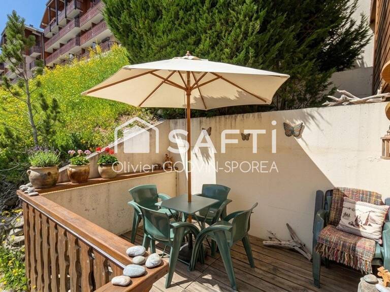 Deux pièces atypique de 43 m2 avec balcon + terrasse de 12m2  exposé sud offrant une vue dégagée sur les alpages et montagnes environnantes. — photo 1