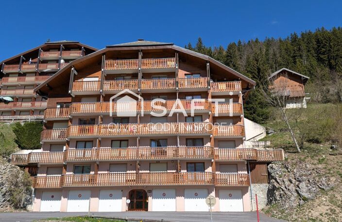 Deux pièces atypique de 43 m2 avec balcon + terrasse de 12m2  exposé sud offrant une vue dégagée sur les alpages et montagnes environnantes. — photo 2