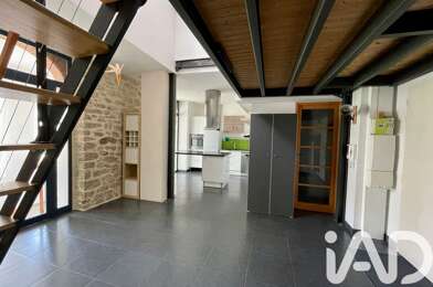 Appartement 5 pièces 930 €
