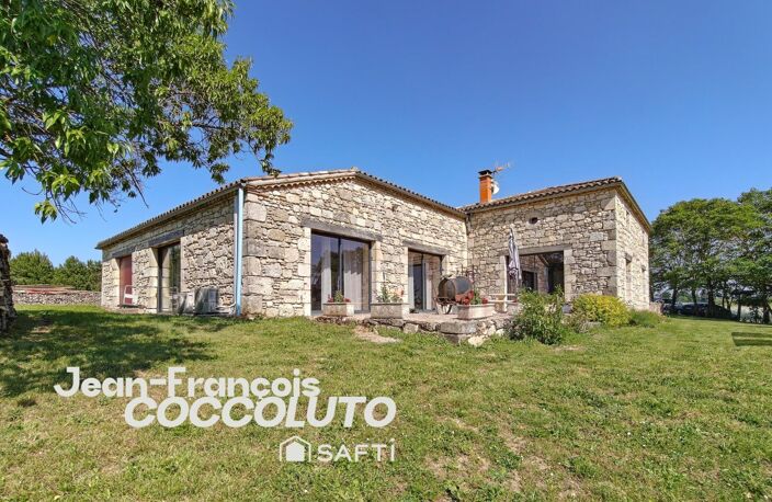 Belle maison d'archi en pierre avec grand volumes — photo 2