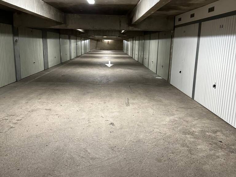 Vente Garage 280 m&sup2; — photo 1