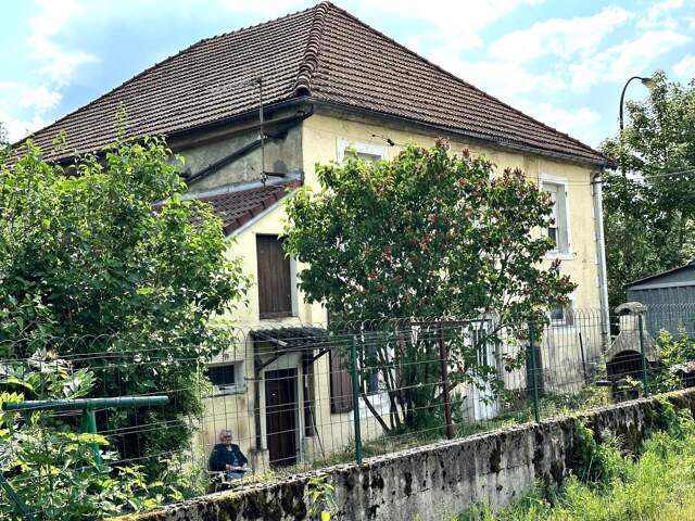 Grand appartement à rénover au Thillot . — photo du bien