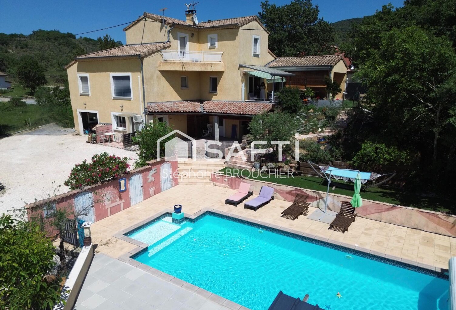 Maison 200m² avec dépendance et piscine — photo 1