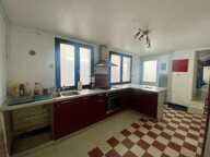 MAISON DE VILLAGE AVEC GRAND GARAGE ET DOUBLE ACCES — photo 3