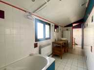MAISON DE VILLAGE AVEC GRAND GARAGE ET DOUBLE ACCES — photo 4