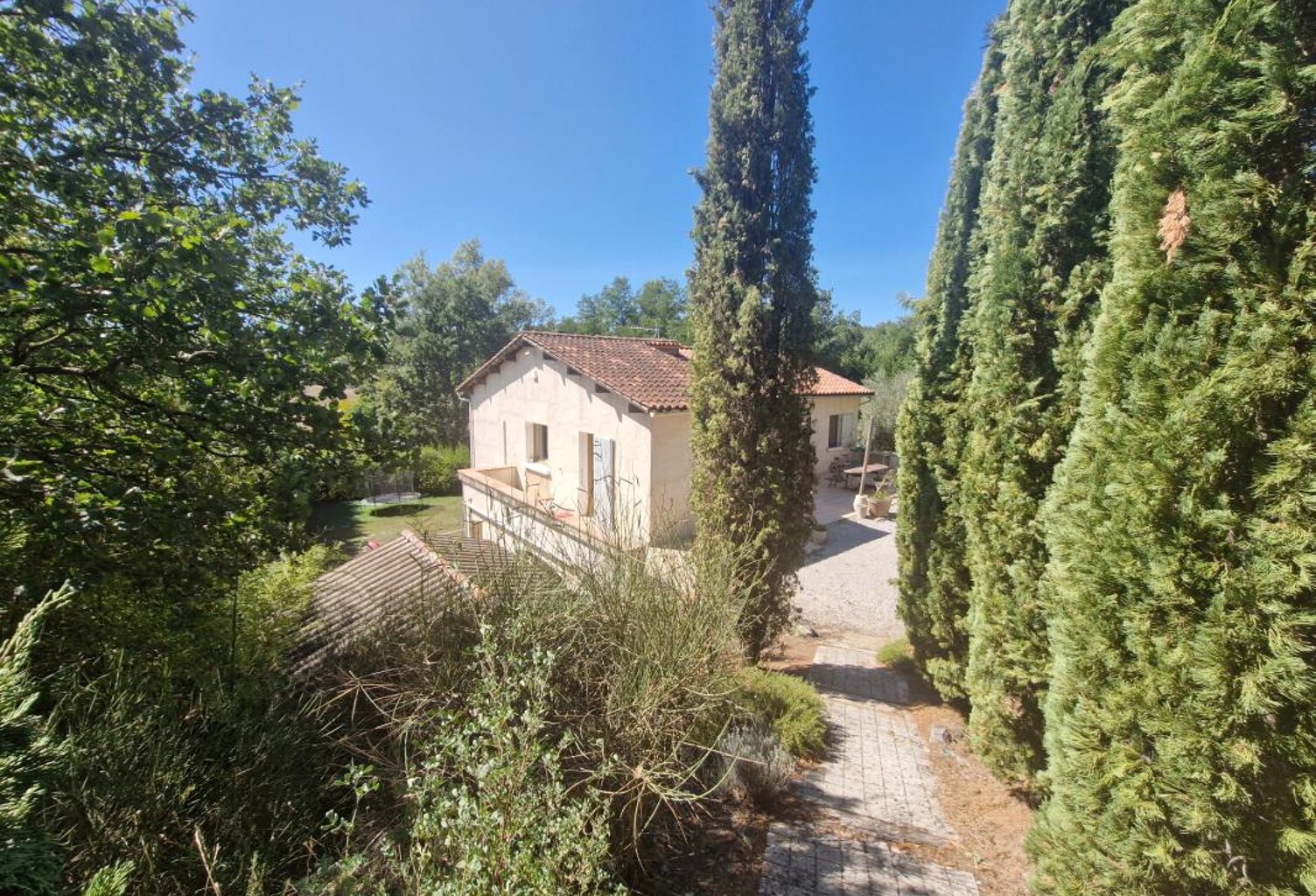 Maison T4/5 avec terrain de 5600 m² avec piscine — photo 1