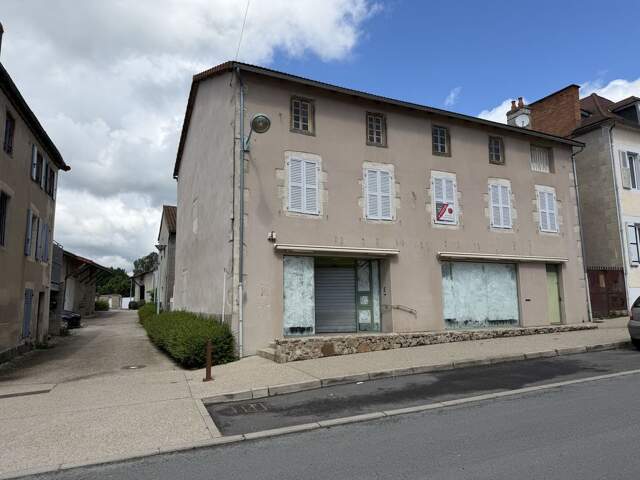 Prix en forte baisse -  Local commercial avec Appt et grange - — photo du bien