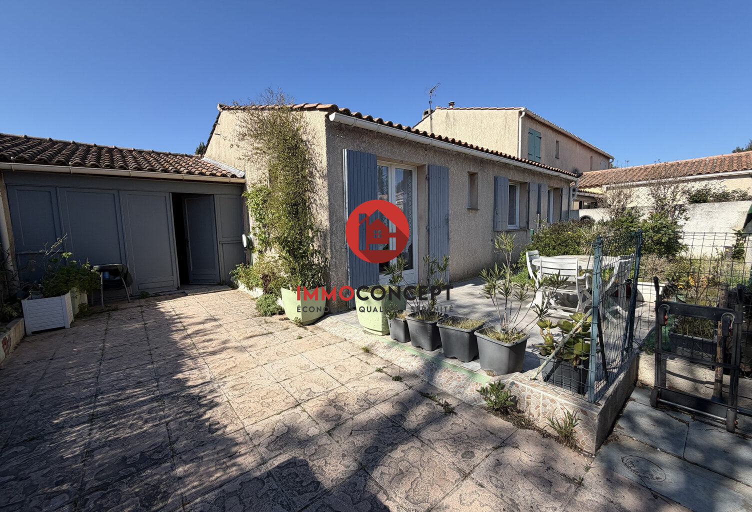 Maison de plain pied avec garage — photo 1