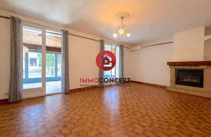 Maison de plain pied avec garage — photo 3