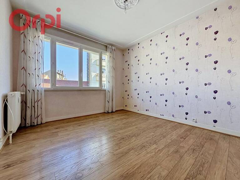 Appartement À Vendre — photo 1