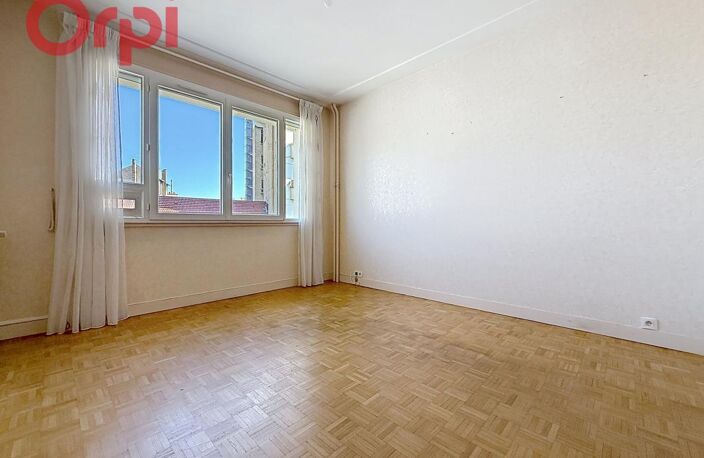 Appartement À Vendre — photo 2
