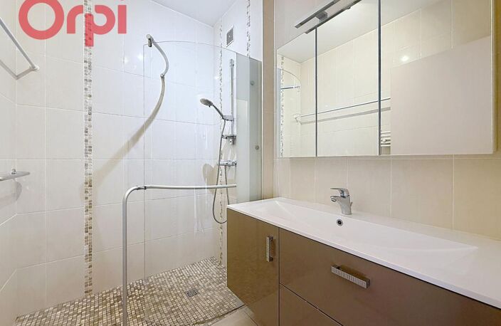 Appartement À Vendre — photo 3