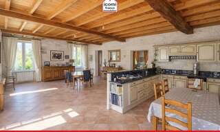 Maison 10 Pièces 1000 m² à vendre à Bougneau (17800)