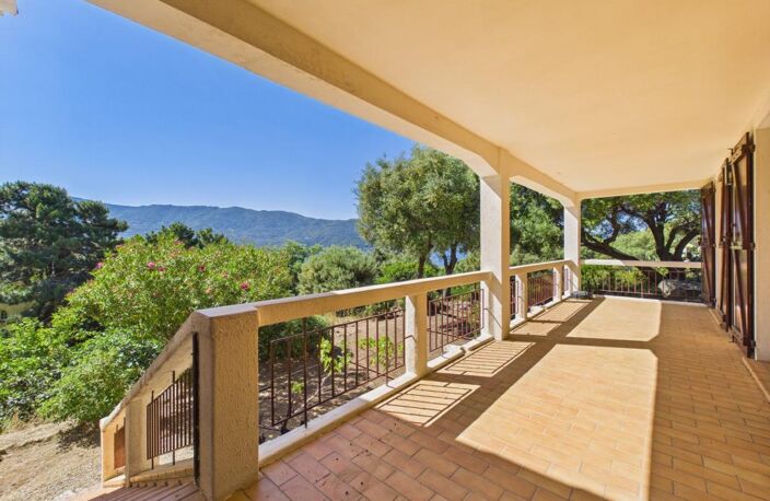 A VENDRE VILLA F5 TIUCCIA PROCHE MER — photo 4